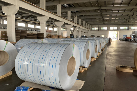 2500mm العرض الفائق واسع المسبق الطلاء ألومنيوم طلاء طلاء الألومنيوم واسع جدا المستخدمة للشاحنة أو شاحنة الجسم