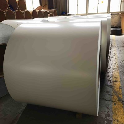 ASTM 0.0209 بوصة سمك 3003 H24 عالية الصمود الألومنيوم مطلية بيضاء وخضراء مع PE / PVDF مطلية