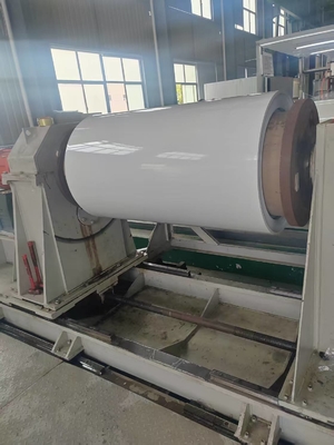 صفائح ألومنيوم مطلية باللون الأبيض / الأسود Ral 9010 في لفائف 3105 H24 لإنتاج المزاريب أو صناعة الأنابيب السفلية