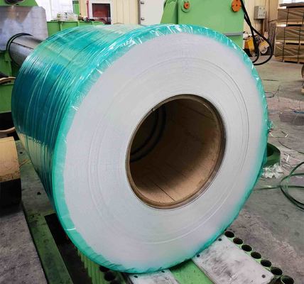 طلاء علوي 25 ميكرومتر للحماية وتزيين صفائح الألومنيوم المطلية بالألوان لأغطية المعدات الصناعية من صفائح الألومنيوم