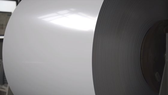 أبيض / أبيض RAL 9010 اللون - صفائح الألمنيوم المطلية في ملف 3105 H44 لإنتاج المزاريب أو صنع ماسورة التصريف