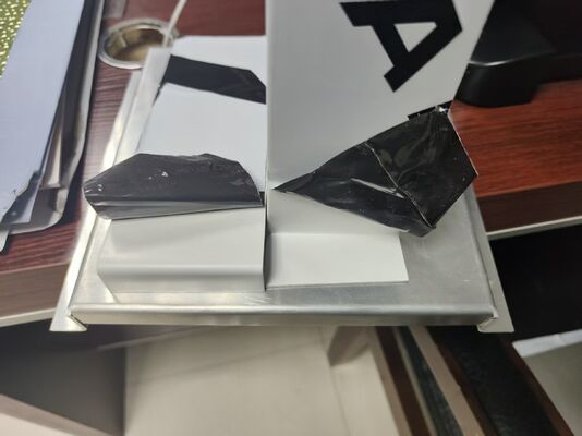 0.05 "سمك 49 بوصة واسعة سبيكة 3105 PPG Kynar PVDF رمادي غير لامع Ral 7046 لون لفائف الألمنيوم المطلية مسبقًا لإنتاج صفائح التسقيف الألومنيوم