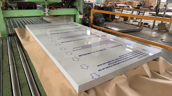 لوح ألومنيوم مطلي مسبقًا بسمك 0.03 بوصة للوحة الديكور الداخلي