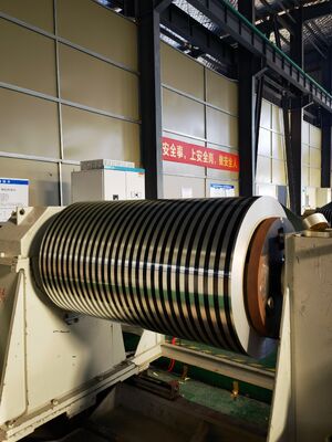 ملف ألومنيوم مطلي بالألوان AA3005 H47 0.5*80 مم يستخدم للستائر الخارجية